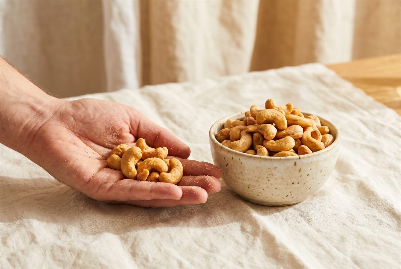 How Many Cashews Should You Eat a Day?